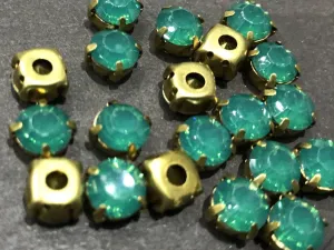 Light Blue Circular Resin Stones with Catcher (8 mm) (Wholesale)